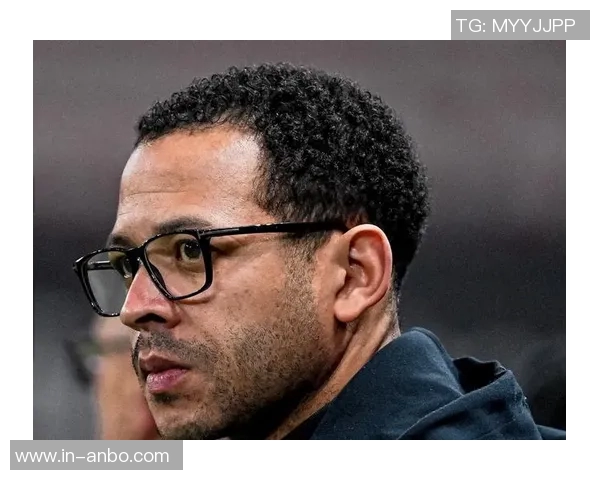 天空体育报道加里奥尼尔与斯特拉斯堡达成执教口头协议将替代罗塞尼尔