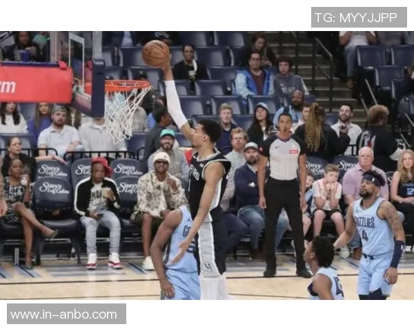 博班自曝身高2米24却仍需仰望文班亚马名记透露其身高接近2米31